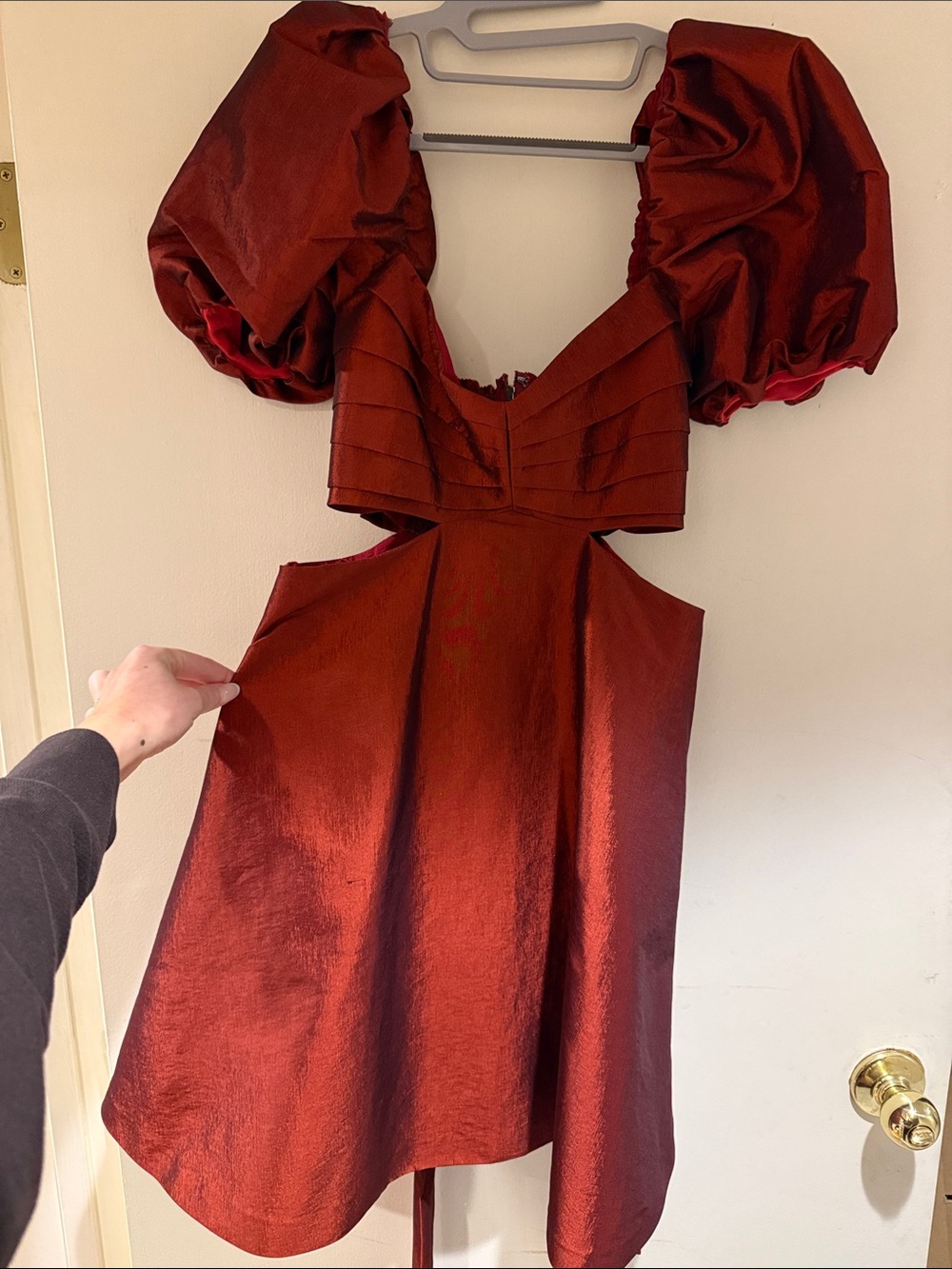 Alice + Olivia - SAMPLE Elegant Burgundy Puff-Sleeve Cutout Dress